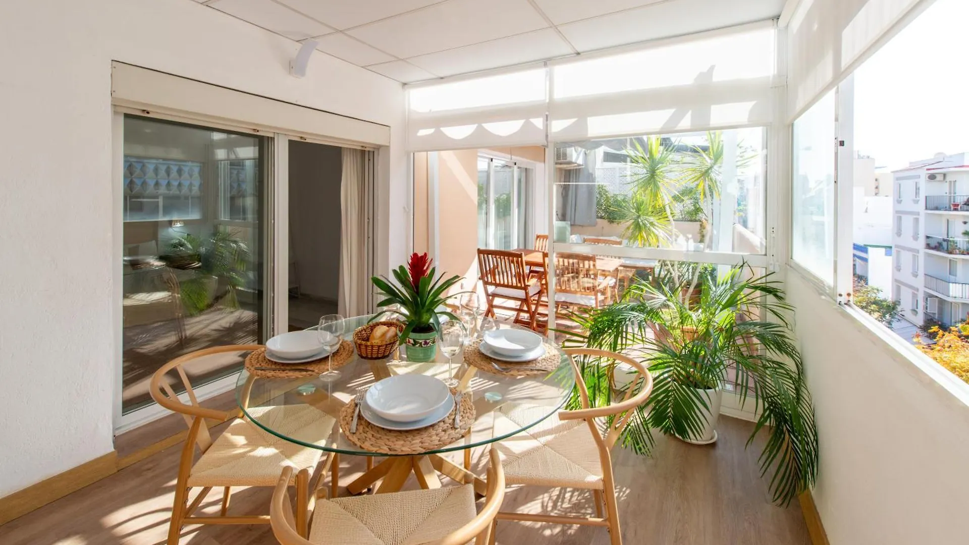 Penthouse With Terrace In Marbella- Costa Del Sol contacts